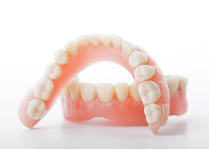 Set of full dentures