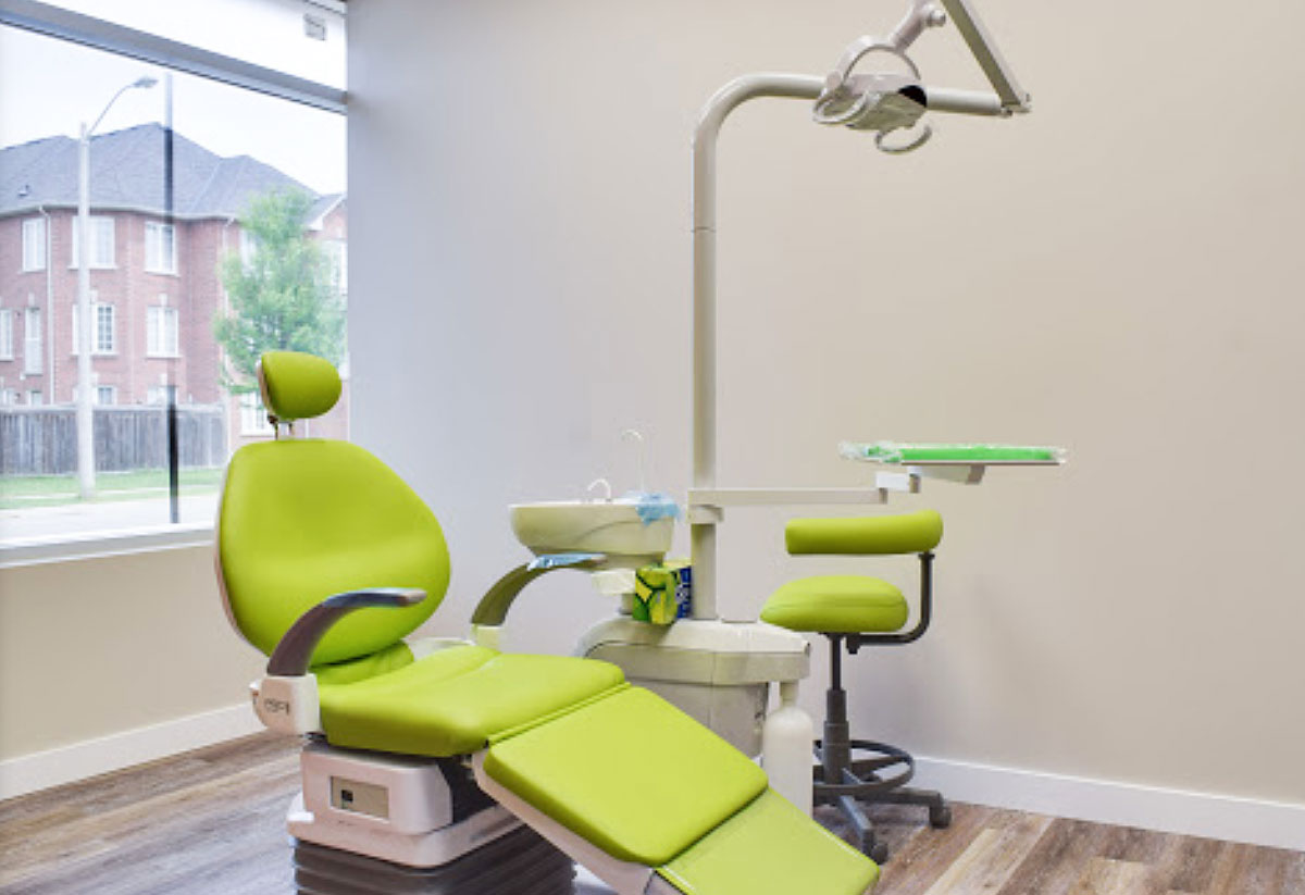 Denture treatment chair